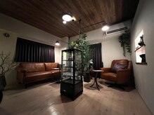 間接照明でリラックスして頂ける空間作りに工夫しています