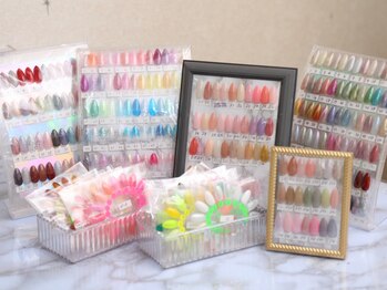 ルーネイル(Ruunail)の写真/【自爪が短い方にも◎】ジェルチップ使用で時短♪デザイン相談OK/パーツも豊富に取り揃えております！