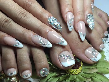 ネイルサロン ビビ(bibi)/ハンドフットおそろいのフレンチ