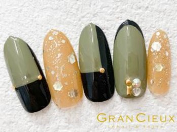 クアトログランシュ 青葉台(QUATRO×GranCieux)/カーキブロッキングネイル