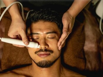 エターナル(Eternal)の写真/【男性から大高評!!】フェイシャルエステのメニューをご用意◎清潔感UPで好印象へ！ニキビケアもお任せ★