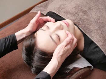 鍼灸整骨院 レメディの写真/＼本格小顔矯正と美容鍼で見違えるような小顔に！／左右対称小顔、えらはり、顎関節の歪みを解消♪