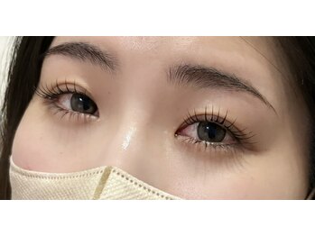 ルメル(Lumer)の写真/<オトナ女性にもオススメ♪>パリジェンヌラッシュリフト×まつエクの組み合わせ『パリエク』が人気急上昇!