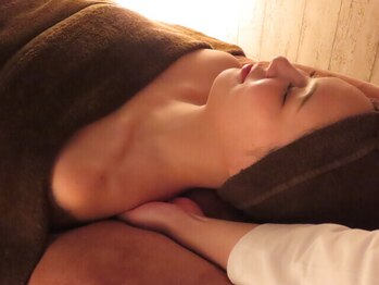 グレースフィオーレ 苫小牧店(GRACEFIORE)の写真/疲れ・だるさ・眼精疲労を"根本から改善！"【頭蓋骨小顔矯正】結果にこだわり土台から整える小顔矯正！