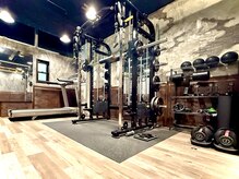 全力パーソナルジム&ストレッチ 鹿児島天文館店の雰囲気(トレーニングルームは2部屋で完全個室!集中して取り組める!)