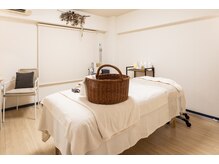 ココプレジール(Cocoplaisir)の雰囲気（施術ルームは広々としたプライベートな空間です。）