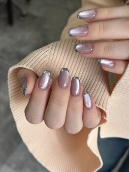 サロン ド ルネ(Salon de Lune)/