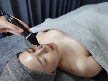 トータルボディケアサロン カラー(CALLA)の写真/《肌管理/肌質改善》最新美容マシンのアクアダーマであらゆる肌悩みを解決◎【毛穴/黒ずみ/ニキビケア】