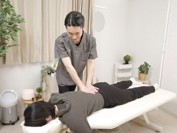 ストラボ 横浜店/反り腰・腰痛お任せください！