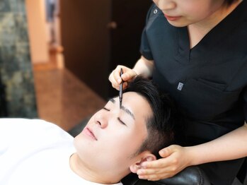 眉毛ハウス 池袋店(眉毛HOUSE)の写真/【《初回のみ》メンズ眉毛WAX脱毛&スタイリング¥5900】学生～社会人まで◎気軽に通えるメンズ眉毛サロン！