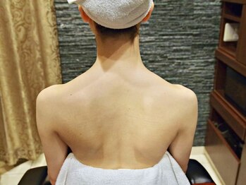 バーバーショップ 名古屋本店(BARBER SHOP)/背中シェービング Before After