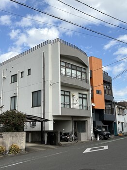 トロワ(trois)/サロン外観