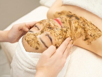 キキ(kiki)の写真/【毛穴のお悩み解決サロン】黒ずみ角栓をゴッソリ洗浄◎専門店の手技×ハーブで憧れの陶器肌を叶えます♪