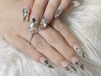 リゾートデバリ(ReSORT de BALI)の写真/1級ネイリストによるカウンセリングと施術で仕上がりの満足度◎ケア込のキレイな美爪に映えるdesign×color