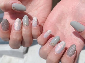 ルシードスタイル アイフラット(LUCIDO STYLE I-FLAT)の写真/ネイル技能検定1級在籍★カラーを約300色用意しており、持ち込みデザインやおまかせネイルでも理想が叶う♪