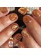 ベーネイル(beee nail)の写真/店内サンプルはシンプルから個性派ネイルまで種類が豊富♪季節感やトレンド感のあるデザインをご用意◎