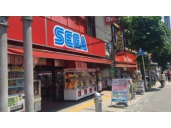 アルジェンヌ 千葉店/SEGAの道を真っ直ぐ進みます。