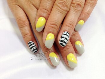 ネイルサロン ビューティーマジック 川口店/ ななめフレンチ ピーコック