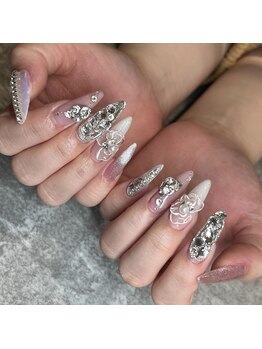 ダリア(Dahlia)/キラキラネイル