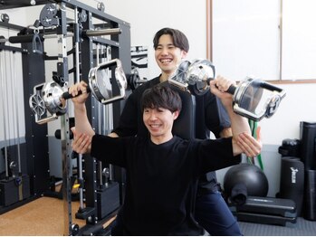 ウェルビーライフトレーニング(WELLBE LIFE TRAINING)の写真/歴8年&1万回以上の指導実績のトレーナーによる本格指導！男性のパンプアップ/女性のダイエットはお任せを♪