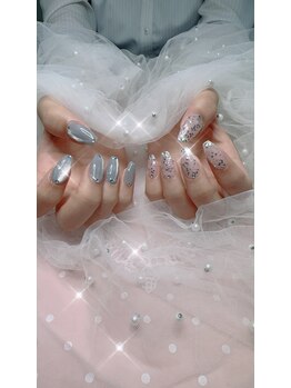 ブリー(Brille)/キラキラネイル