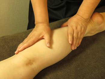 エイド(aide)/足のむくみを徹底マッサージ