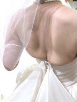フェアリー 小松店の写真/【美しくドレスを着こなしたい花嫁様へ】旦那様が惚れなおす♪レモンボトルで360度ドレス映えするボディに