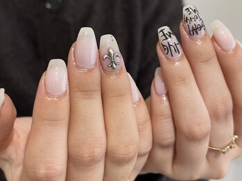 ハチイチイチサン(8113)/落書きネイル