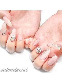 サロンドシエル(salon de ciel)/ビジュー風紅網ネイル