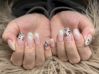 リーティー(Reethi)の写真/繊細なデザイン×トレンドを取り入れたおしゃれネイル♪高いデザイン力と提案力は貴方の行きつけサロンに☆