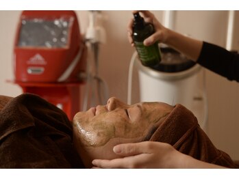サロン ルピア(salon Lupia)の写真/毛穴洗浄、剥離無しハーブピーリング、光フォト など