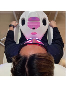 エクシア ホワイトニング 富山店/照射中の様子