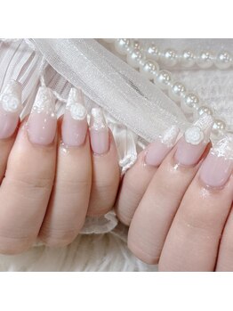 リンドネイル バイ モカ アンド ララ(Lind nail by moca and LaLa)/白ネイル