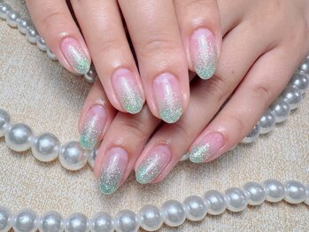 マジックミラーの写真/低価格なのに高技術◎シンプルネイル～旬なデザインまでお任せください！ネイルは私の気分を上げてくれる♪
