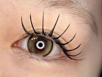 スリーシーズアイブロウ 上本町店(3C's)の写真/【駅チカ&当日予約OK】あなたの目元に合わせたアイラッシュマツエク技術、アンドヘルシーが大人気◎