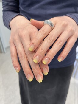 グレージュ・黄色グラデーション