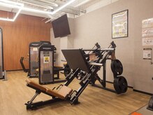 フィットイージー 江南店(FIT-EASY)/太股を鍛えるマシン！