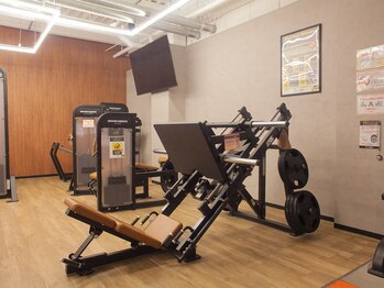 フィットイージー 江南店(FIT-EASY)/太股を鍛えるマシン！