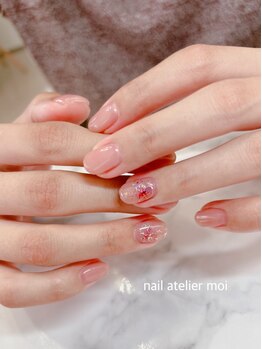 モア(moi)の写真/学生、メンズ、60歳以上などの各種割引も充実★さりげないオシャレネイルでオフィスにもバッチリ!
