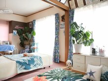 カナニ(Kanani)の雰囲気（明るい陽の光差し込むプライベートサロンで骨盤矯正/マッサージ!）