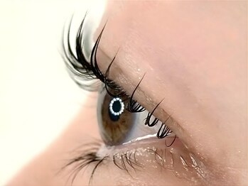 ネイル アンチュ(Nail Anchu)の写真/経験豊富なスタッフがお客様お一人お一人のまつ毛の状態をしっかり見極め、理想の目元の長持ちへ導きます◇