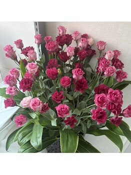 ポーラ エステイン yuuki店(POLA in)/季節の生花でお出迎え