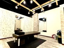 全力パーソナルジム&ストレッチ 鹿児島天文館店の雰囲気(ストレッチの部屋は他の部屋より明るく居心地のよい空間に!)