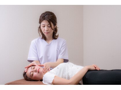 小顔矯正と姿勢矯正と骨盤矯正が評判の女性専門整体院 名古屋栄店の写真