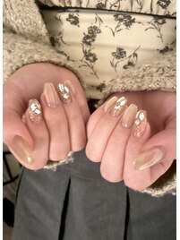 ヌーディーベージュ秋ネイル