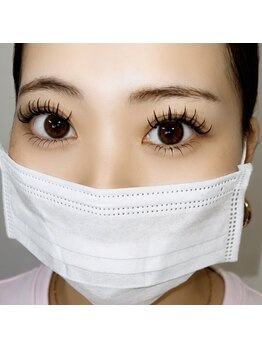 サロン ジジネイル(Salon GIGI Nail)の写真/次世代のLED装着で理想の目元へ！上下エクステつけ放題で華やかな印象を叶えます☆