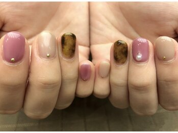 プラハネイル(+HER 美甲)/べっ甲×シアーカラー