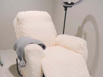 ファブアイラッシュ(f ab .eyelash)の写真/当サロンはお子様同伴可◎ママ世代にも気兼ねなくご利用いただけます！お気軽にお問い合わせください◎