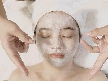 ティアラボ(TIARABO)の写真/【肌育小顔美容鍼】美容鍼&低周波/デコルテ~小顔リンパ/美容液贅沢導入◎美肌と小顔のW効果を!