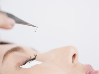 アイラッシュエクステンションカッコ(Eyelash Extension Cacco)の写真/お客様の”自まつ毛の状態”に合わせた毛質のカールをご提案◎上品×華やかな仕上がりに満足間違いナシ☆